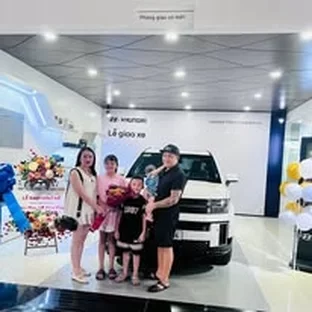 Mua xe tại Sơn La: so xe xăng, hybrid và xe điện